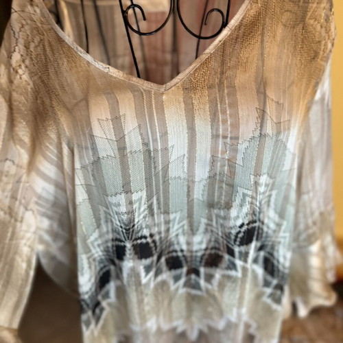 Lightweight blouse with geometric print like new, size M