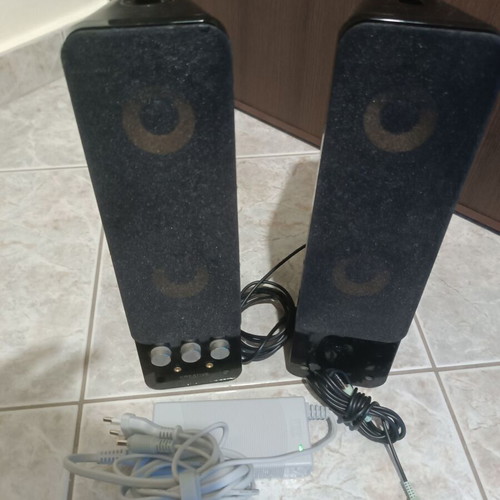 Creative GigaWorks T40 Series II 2.0 speakers used, stereo system