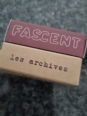 Niche perfume testers Les Archives Kamla and Fascent Red Flag new