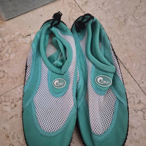 Women's water shoes like new