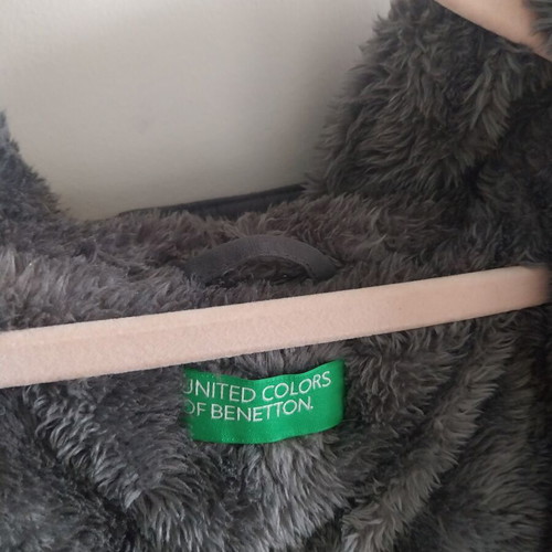 Benetton girls jacket like new, warm