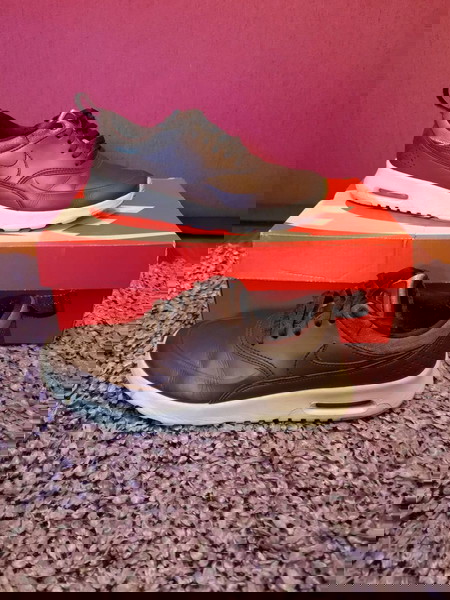 Παπούτσια Nike thea