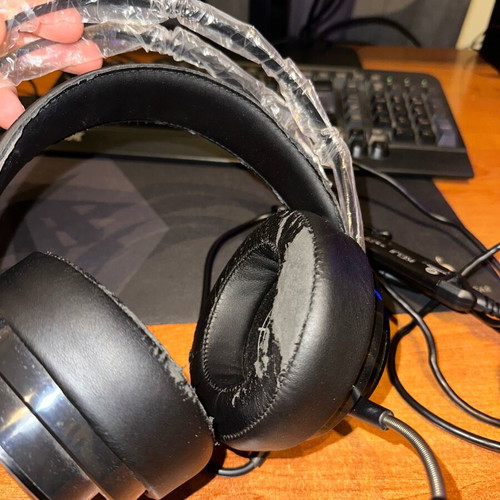 Zeroground Keiji Gaming Headset used with microphone