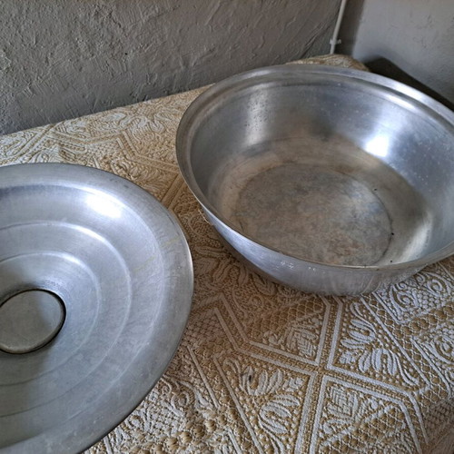 Aluminum pot used