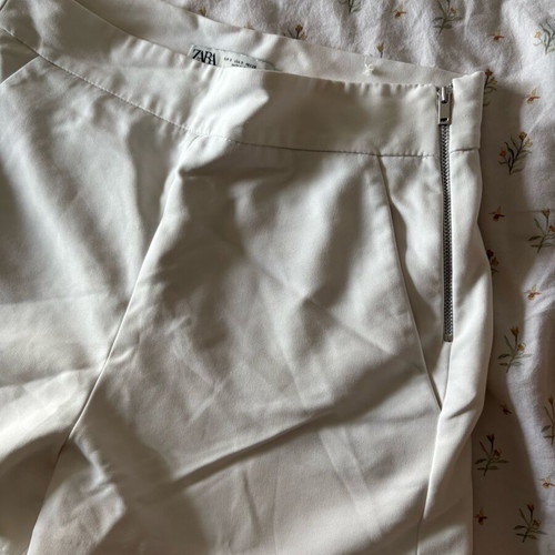 Zara white cotton shorts size Small like new
