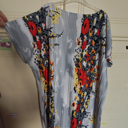 Short-sleeve blouse like new, multicolor, ideal for summer