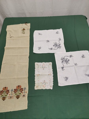 Decorative table linens used, pack of 4, handmade 1950s