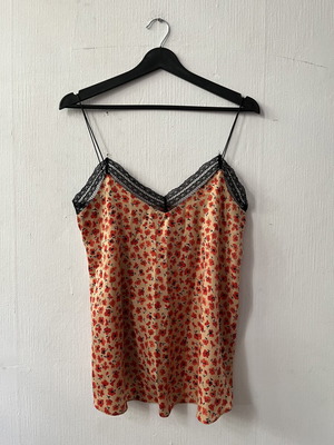 Mango top like new, size S, black and red