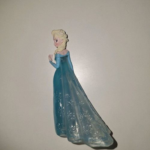 Elsa Frozen figure used in good condition