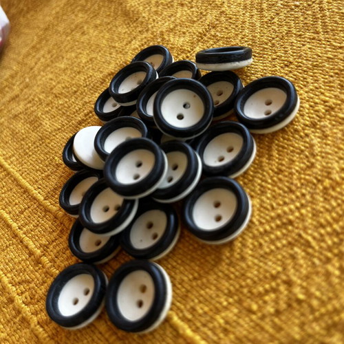 Vintage black and white 17mm buttons, pack of 15