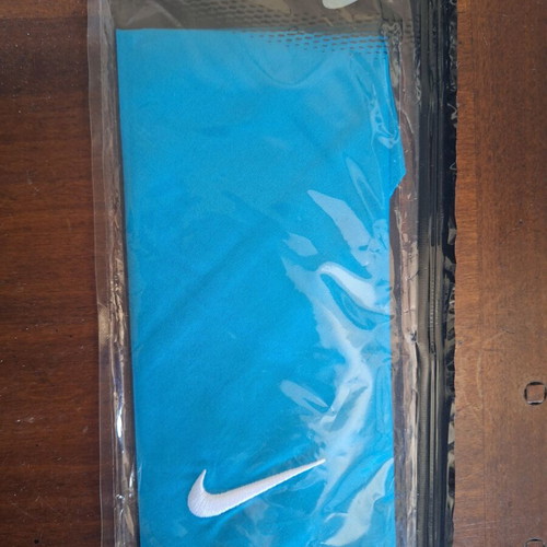 Nike Signature Series Bandana, turquoise, sealed
