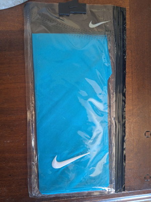 Nike Signature Series Bandana, turquoise, sealed