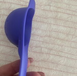 Tupperware small baking sieve purple/blue, new