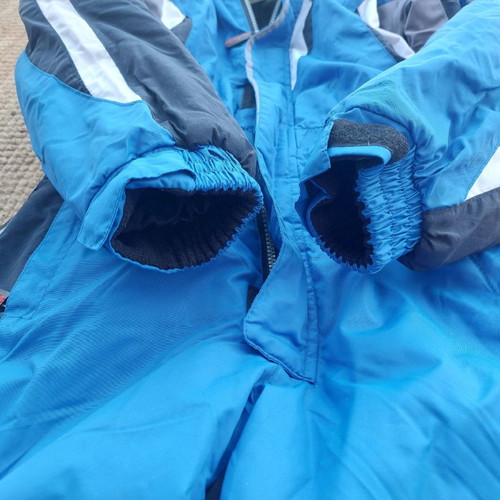 Peng Ming kids ski suit 134cm used