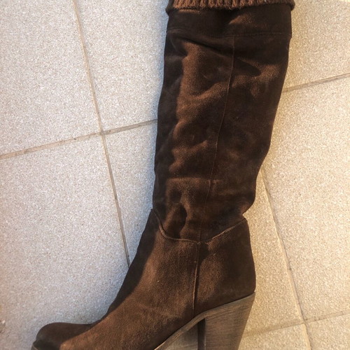 Suede boots brown like new, high with inner sock