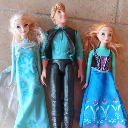 Frozen collectible dolls used, set of 3 with Elsa, Anna and prince