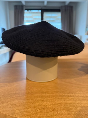 Amuse Society beret hat new, black