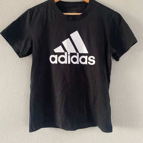 Adidas black top medium like new, 100% cotton