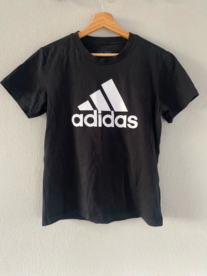 Adidas black top medium like new, 100% cotton