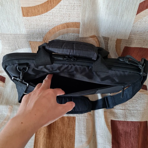 La Carrie laptop bag new, black
