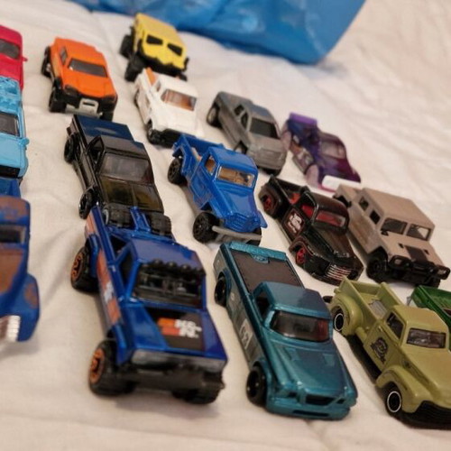 Hot Wheels toy trucks and cars like new