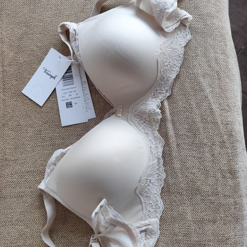 Triumph bra new, beige