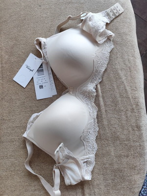 Triumph bra new, beige