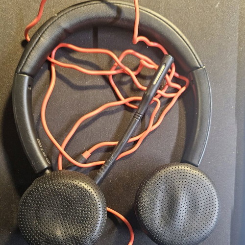 Plantronics Blackwire 3325 multimedia headphones used, wired