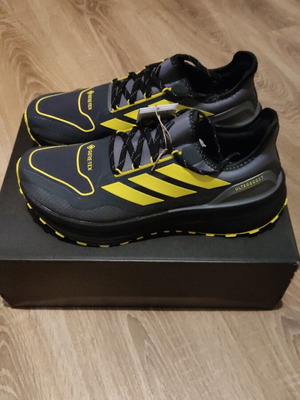 Adidas Ultraboost 5 GTX new waterproof athletic shoes size 43.5
