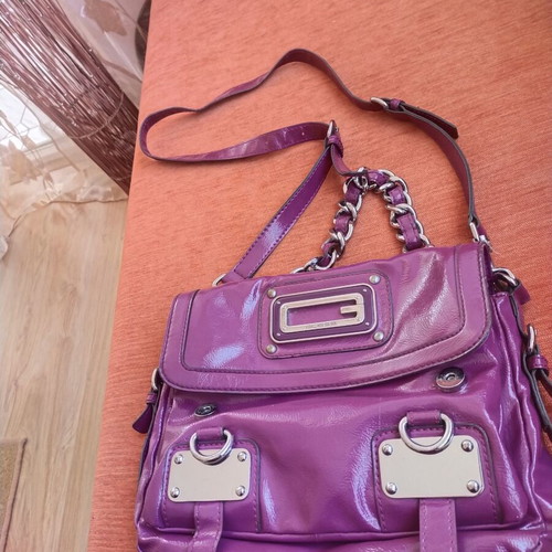 Guess women's patent leather bag like new, cyclamen color