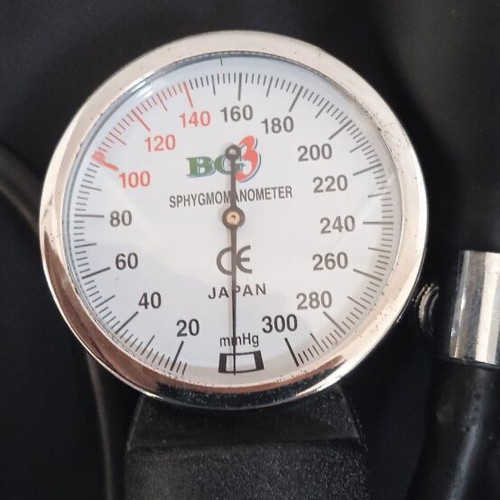 Analog Blood Pressure Monitors with Stethoscope like new, set of two