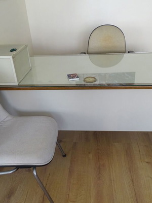 Γραφεία Sato  € 95