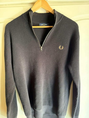 Fred Perry πουλόβερ μακρυμάνικο μαύρο σαν καινούργιο, μέγεθος Medium