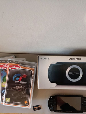 PlayStation Portable PSP 1004 употребяван с кутия, карта памет, зарядно и 3 игри