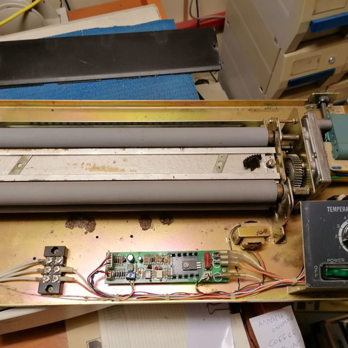 Unilam A3 laminator used with 4 rollers
