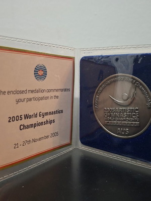 Collectible participation medal 2005 Artistic Gymnastics World Championships, authentic