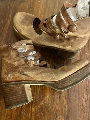 Leather Spanish shoes used, size 37