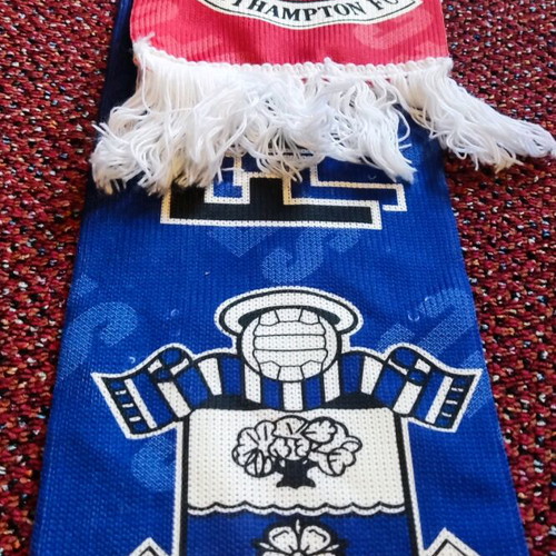 Southampton collectible scarf like new, authentic