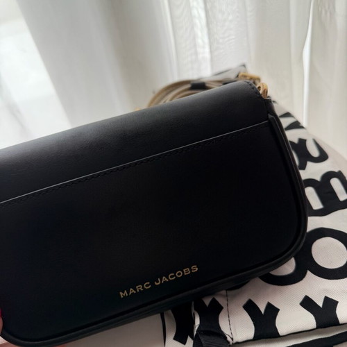 Marc Jacobs shoulder bag black new with removable strap