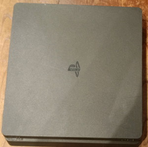Playstation 4 slim 1TB με 11.00 jailbreak