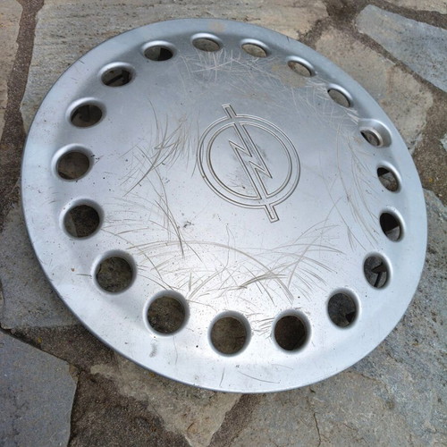 Opel Kadet hubcap used