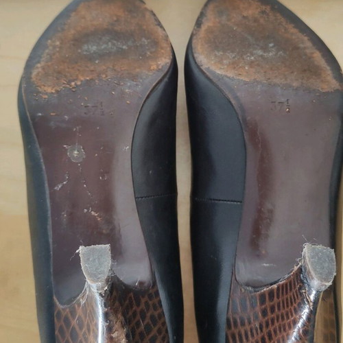 Petridis leather pumps used, black with brown croco, size 37