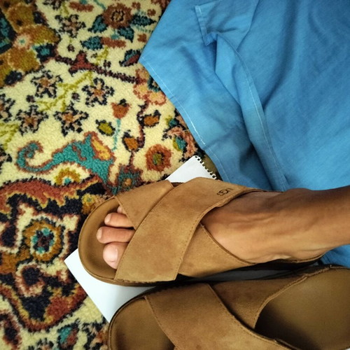 Ugg Goldenstar Cross Slide Sandals like new, suede, size 40