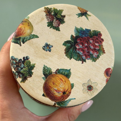 Vintage airtight tins set of 2, used