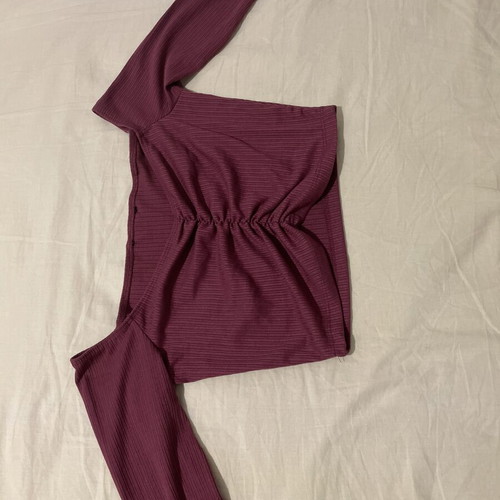 Off Shoulder Ribbed Top cropped, like new, burgundy apple shade