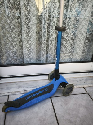 Globber Primo scooter like new with LED front wheels