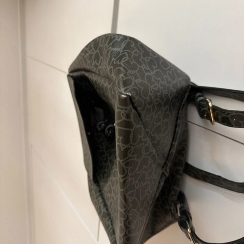 Kem backpack like new, green, spacious design