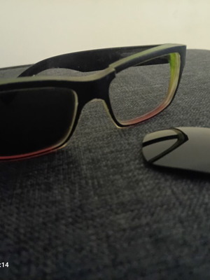 VonZipper Fulton Limited Edition Sunglasses used, frame damaged, original lenses