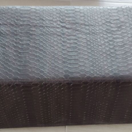 Tambouré like new, small sofa for in front of the bed