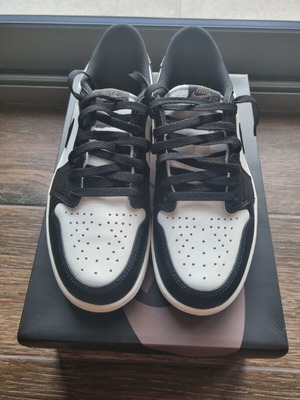 Nike Jordan Air 1 Retro Low Og Mocha new, size 43
